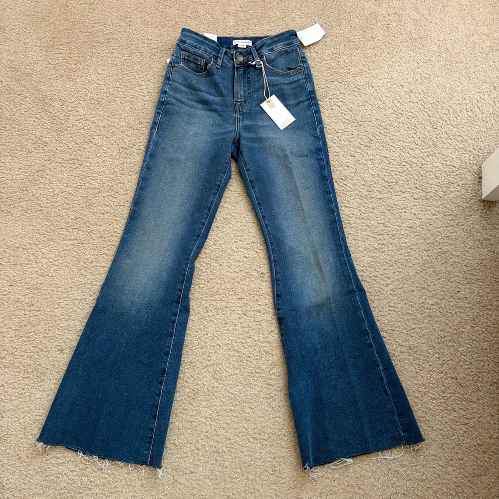 Good American - Soft Tech Good Petite Flare Jeans - Picture 3 of 4